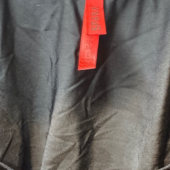 SPANX Black Sleeveless shapwear cami Top - Picture 3 of 4